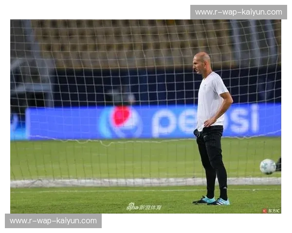 巅峰王权的对垒：回望2017欧洲超级杯，皇马与曼联在斯科普里的权杖交接